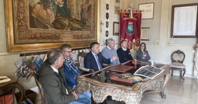 Scicli: il programma natalizio 2025. Il villaggio di Babbo Natale in piazza Italia e con la pista di ghiaccio