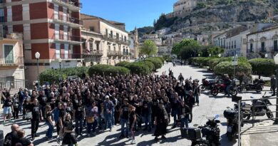 Motociclisti di Acireale visitano Scicli.