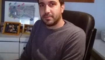 L’ASSEMBLEA PD CONFERMA CAUSARANO ALLA GUIDA E CHIAMA IL CAMPO LARGO