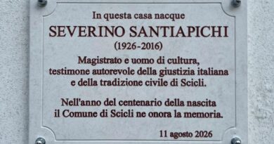 LA TARGA ALLA CASA NATALE DEL GIUDICE SANTIAPICHI A SCICLI