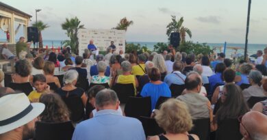 Immagini, parole e canzoni per raccontare il silent book di Angelo Ruta “Cantando con gli occhi”.